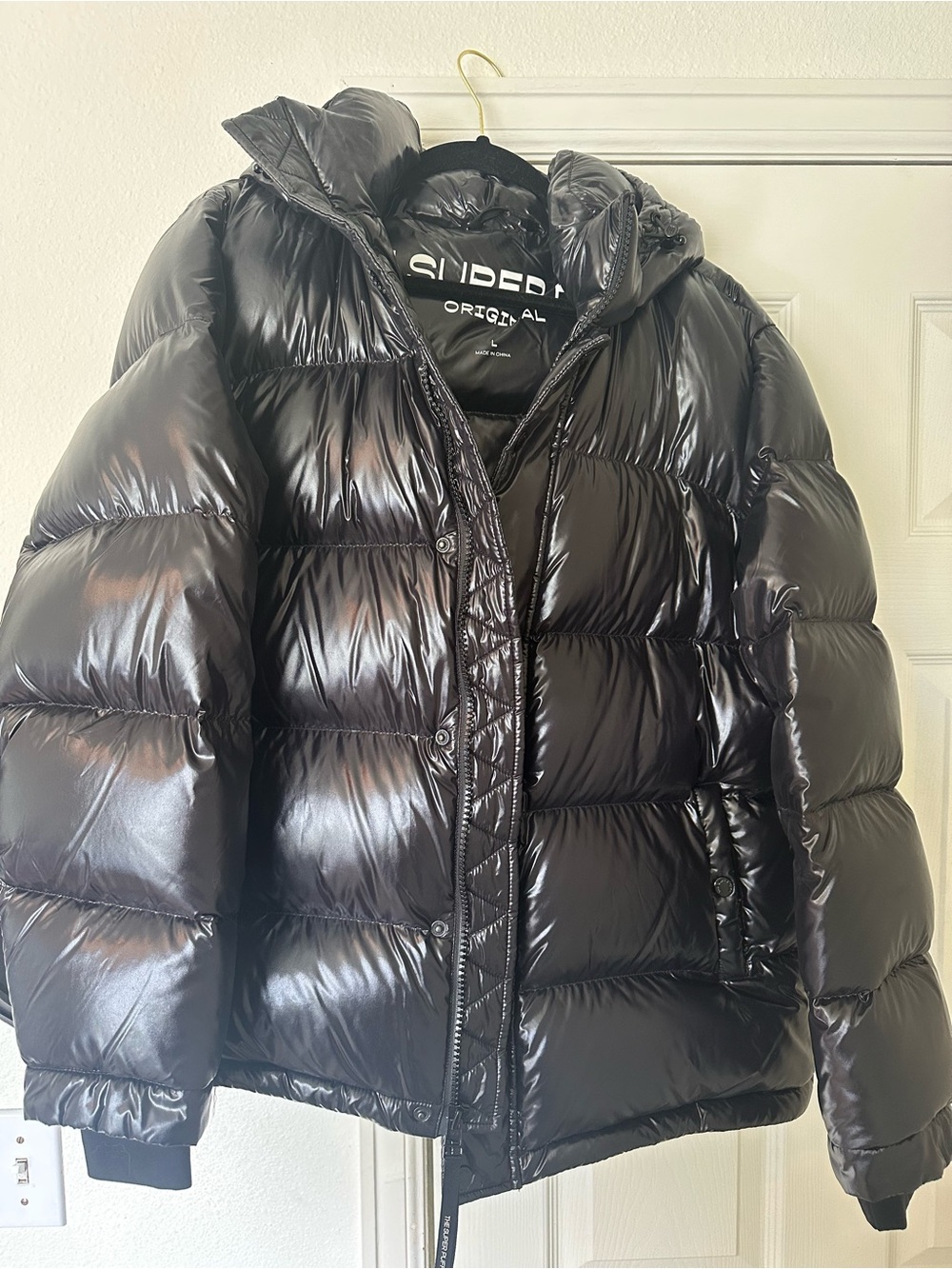 Aritzia Super Puff - High Gloss Black